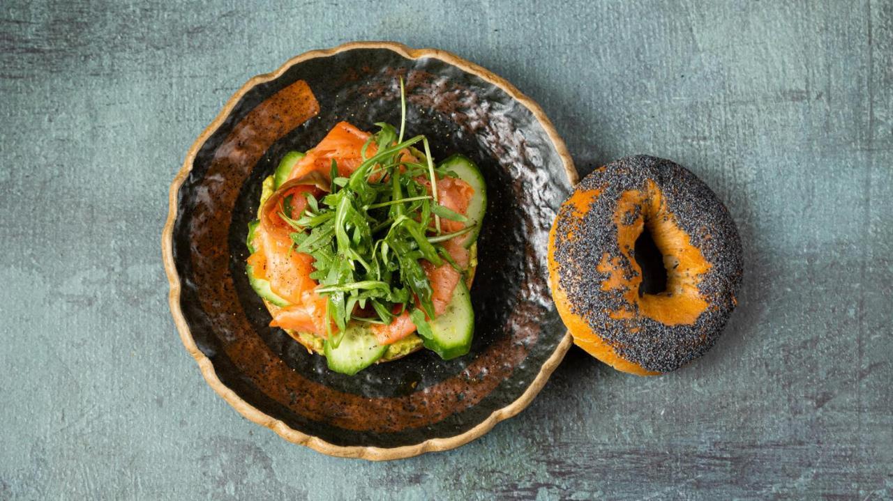 Hotel The Newel Psychiko à Athènes Extérieur photo A bagel with lox and cream cheese