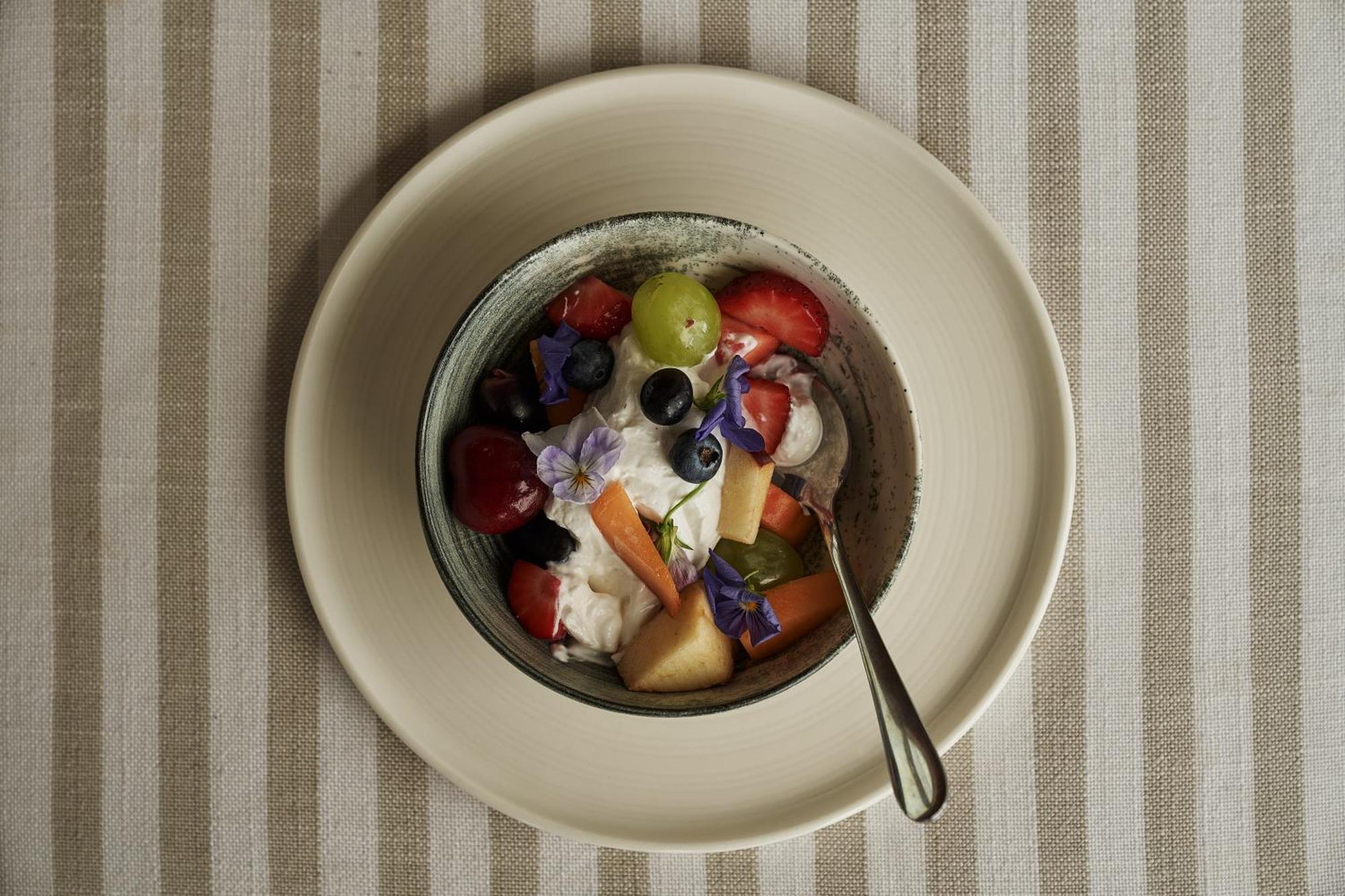 Hotel The Newel Psychiko à Athènes Extérieur photo Fruit salad